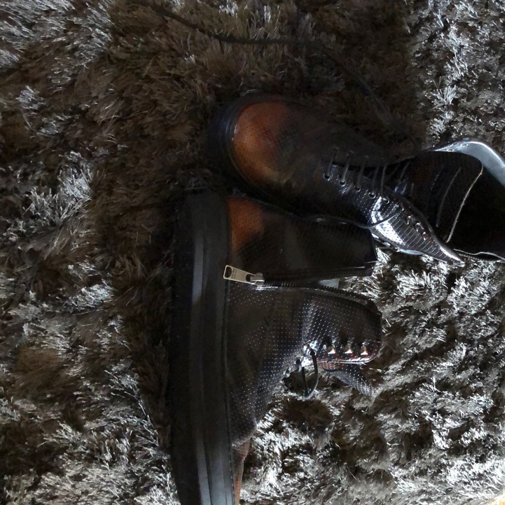 Alexander McQueen boots - Picture 3 of 5